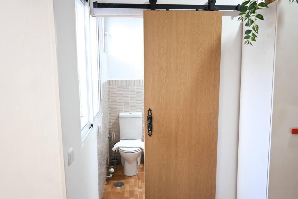 Appartamento Agradable Apartamento Temporal De 1 Dormitorio En Madrid Pez30 Esterno foto