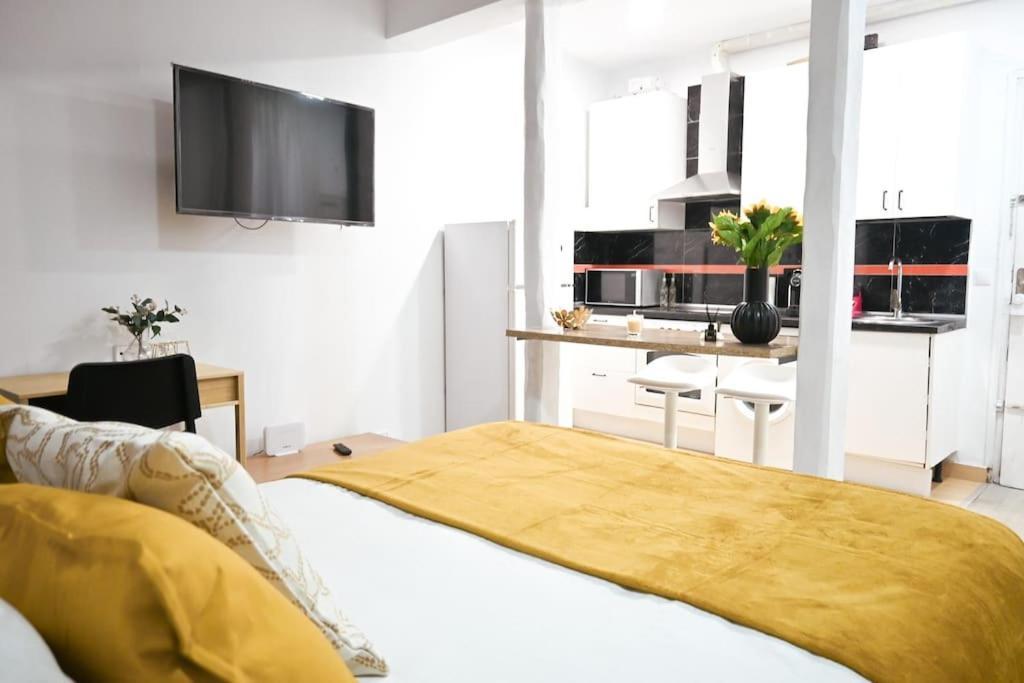 Appartamento Agradable Apartamento Temporal De 1 Dormitorio En Madrid Pez30 Esterno foto