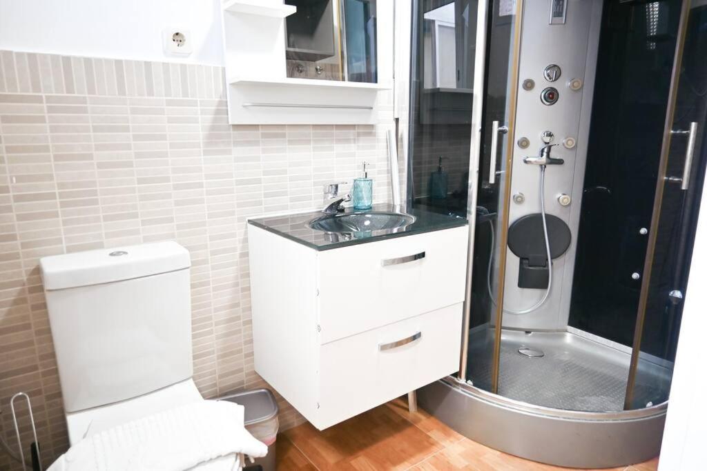 Appartamento Agradable Apartamento Temporal De 1 Dormitorio En Madrid Pez30 Esterno foto